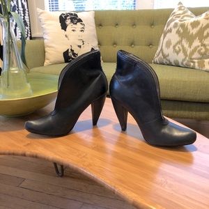 Seychelles Black Bootie Heels Size 7 1/2